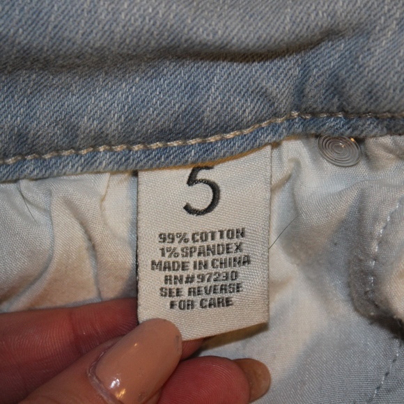 Lace Demin Jean Shorts 5 Light Wash - Picture 6 of 6